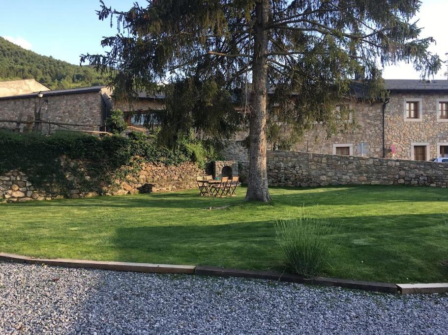 Cal Barne, Acogedor Con Jardin En Das
